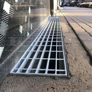 Puristehitsattu ritilä