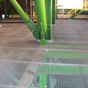 Puristehitsattu ritilä