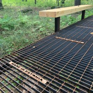 Puristehitsattu ritilä